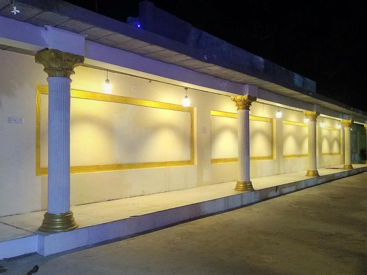 Royal Club & Resort Ahmedabad Exterior foto
